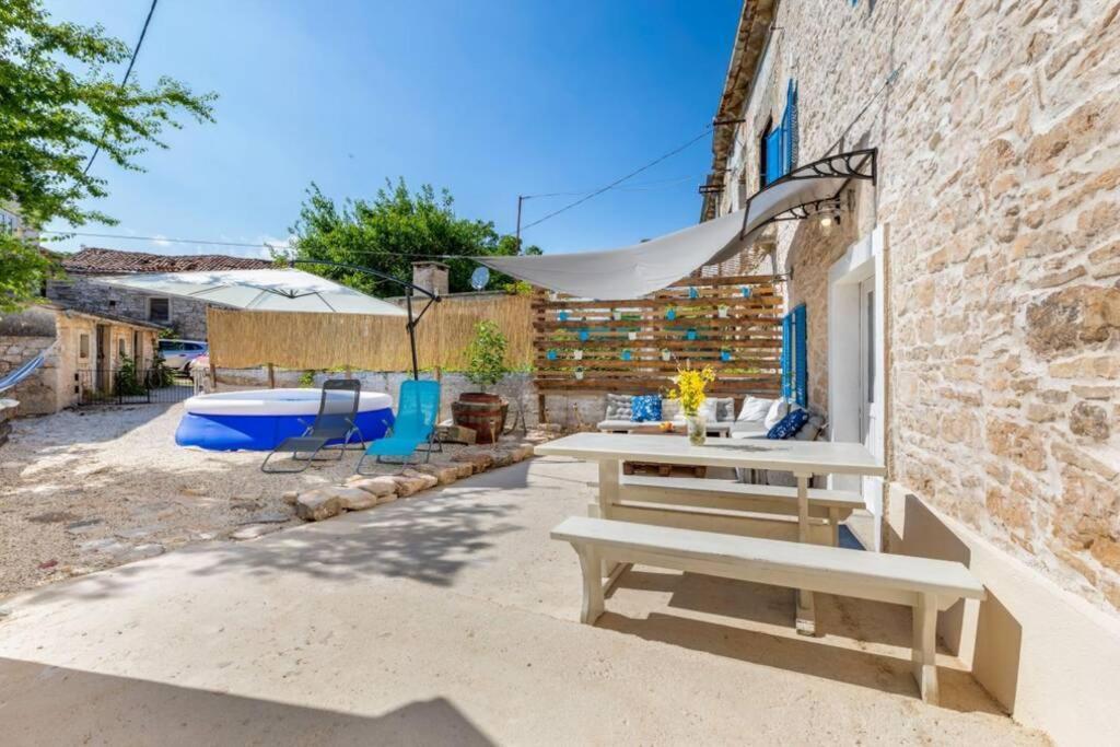 Casa Di Pietra Matelici Villa Divšići Exterior foto