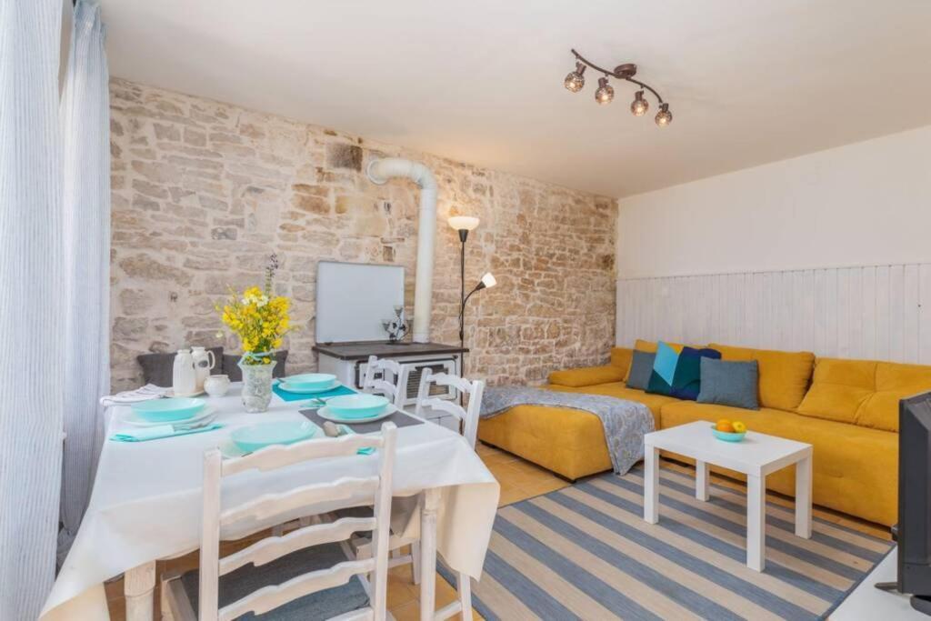 Casa Di Pietra Matelici Villa Divšići Exterior foto