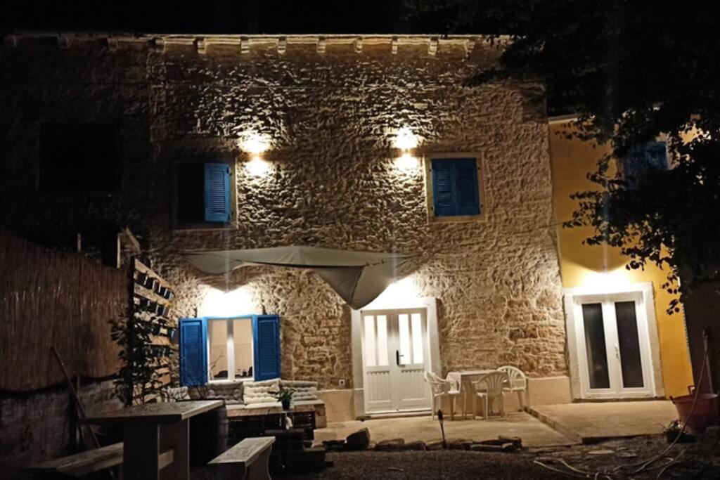 Casa Di Pietra Matelici Villa Divšići Exterior foto